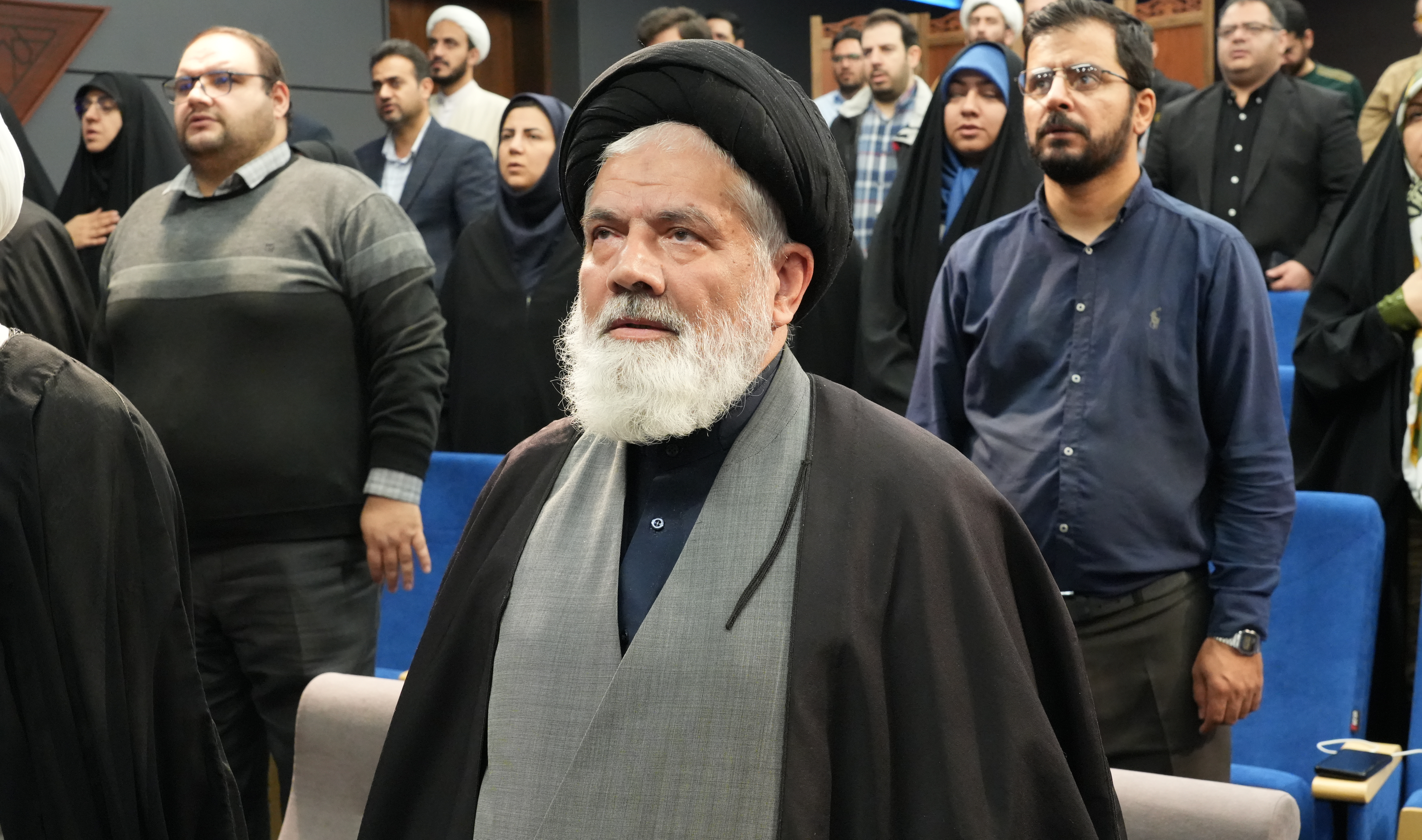 آیت ا... قوامی: "اساس حکمرانی و مدیریت، نظم است. مکان حکمران مکان نخ تسبیح است. جایگاه برپا کننده نظم و حکمرانی جایگاه نظام است."