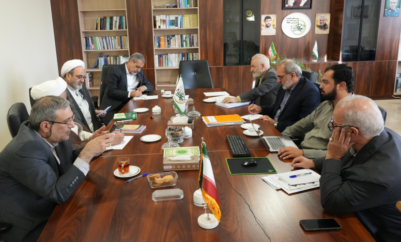 حجتالاسلام والمسلمین ذوعلم: حکمرانی ولایی به معنای نرمافزار حرکت مجاهدانه، آگاهانه و متعهدانه امت با رهبری امام در بستر حکومت الهی برای تحقق آرمانهای اسلامی؛ شامل اقامه دین و پیشرفت همهجانبه و پایدار است.