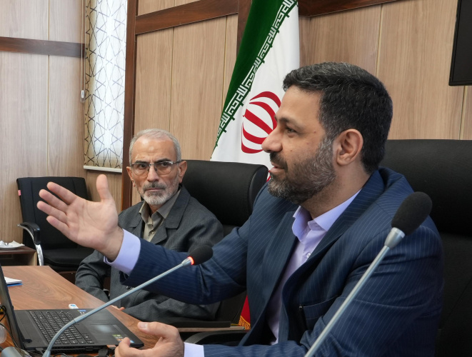 دکتر ظفری: « به فرموده رهبر معظم انقلاب (مدظلهالعالی)، محوریت بیانیه گام دوم انقلاب، در گرو ایجاد و بالندگی حلقههای میانی است که چون پلی حیاتی، حاکمیت را به آحاد مردم متصل میسازد.»